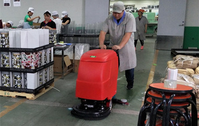 工廠車間全自動洗地機(jī) 提升清潔效率，優(yōu)化人力資源